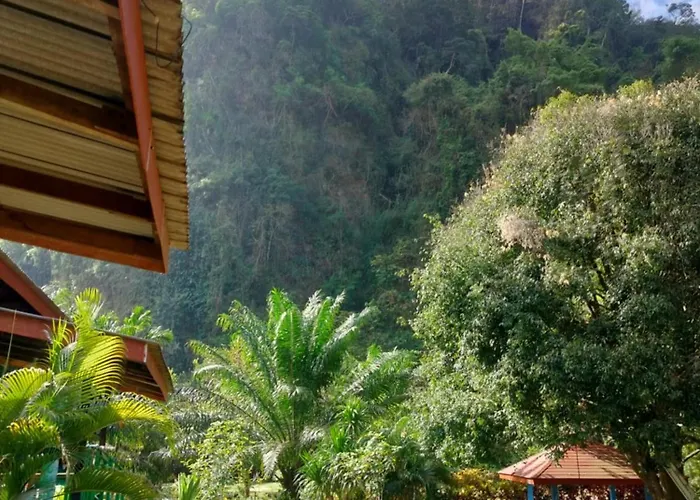 Khao Sok Saengtawan Resort And Camp