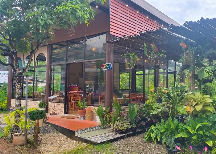 Khao Sok Country Resort